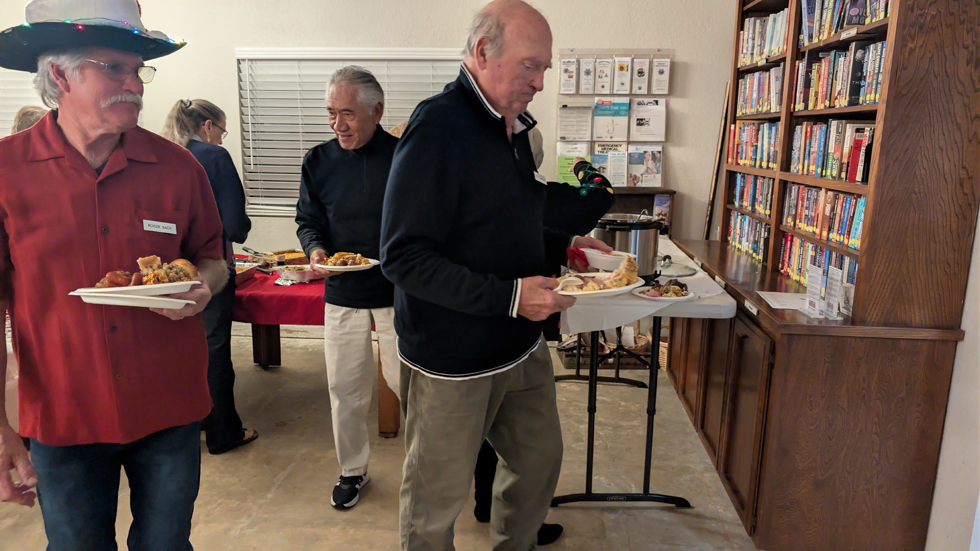 holidayPotluck2025016