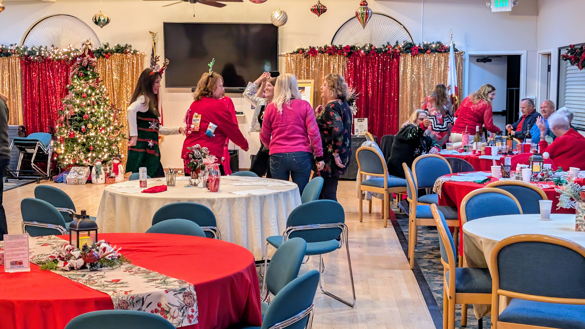 holidayPotluck2025024